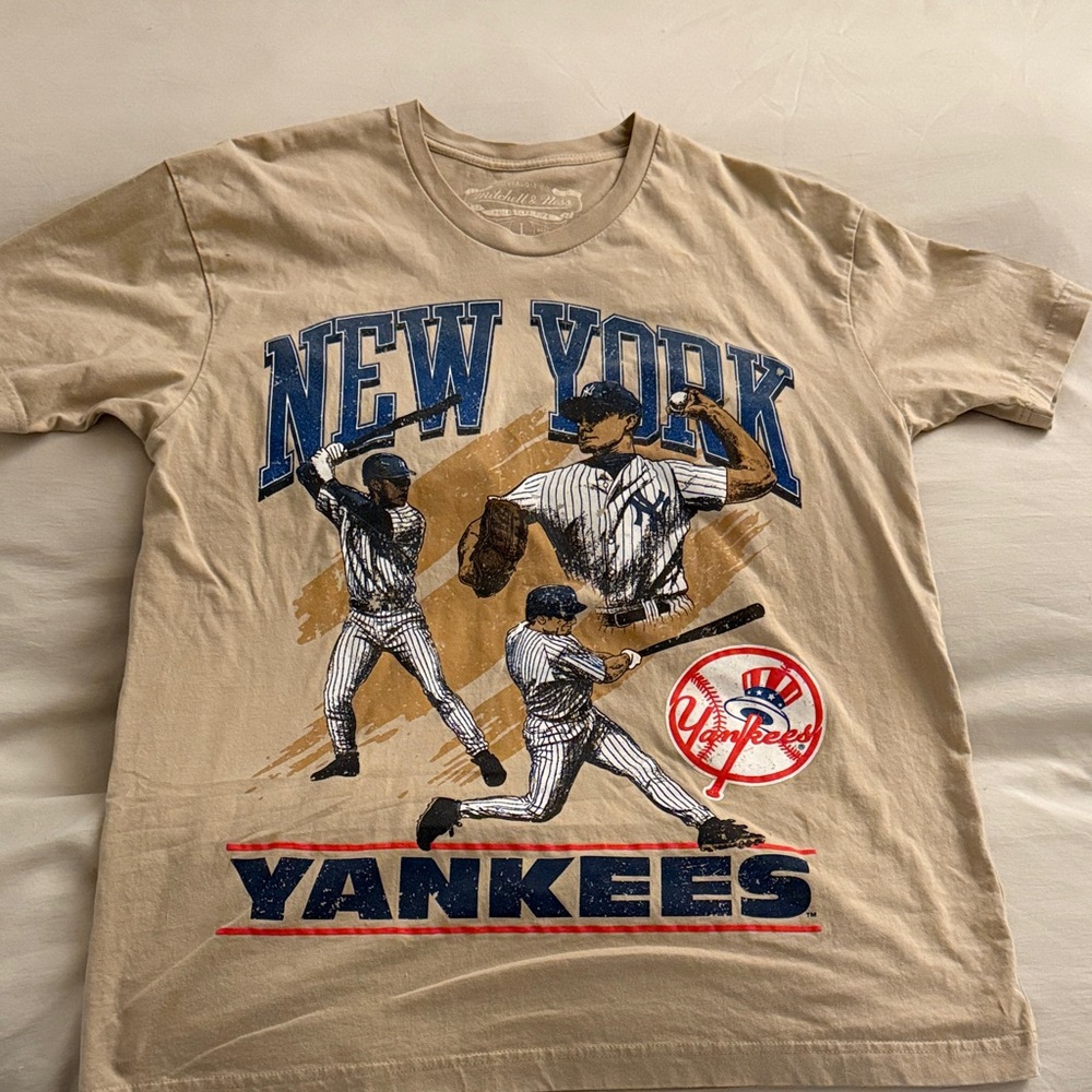 New York Yankees Beige Graphic Tee
